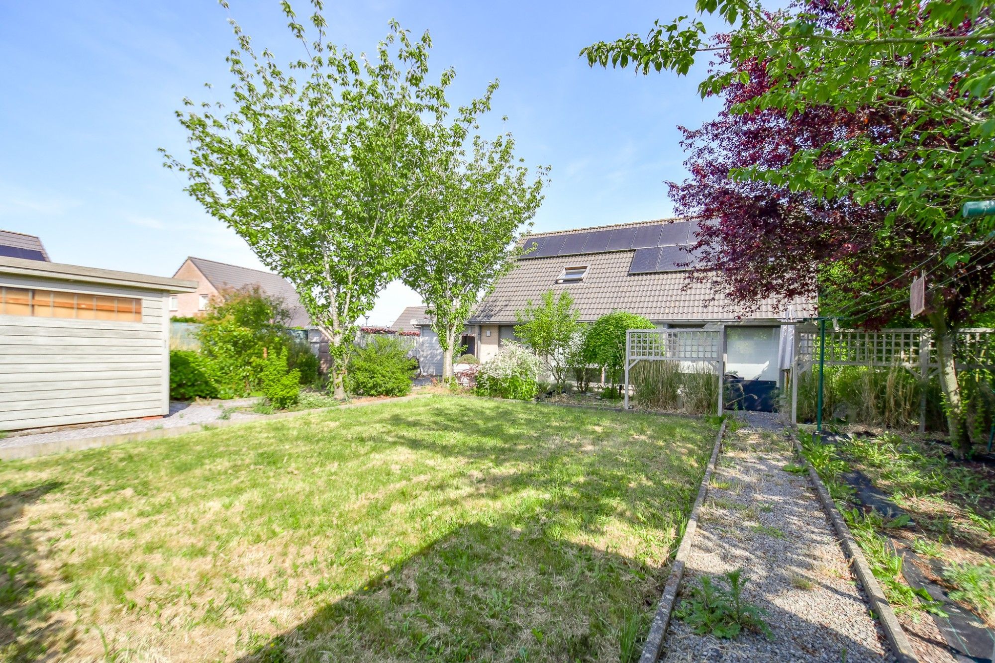 Centraal gelegen ruime energiezuinige woning (ENERGIELABEL A) foto 2