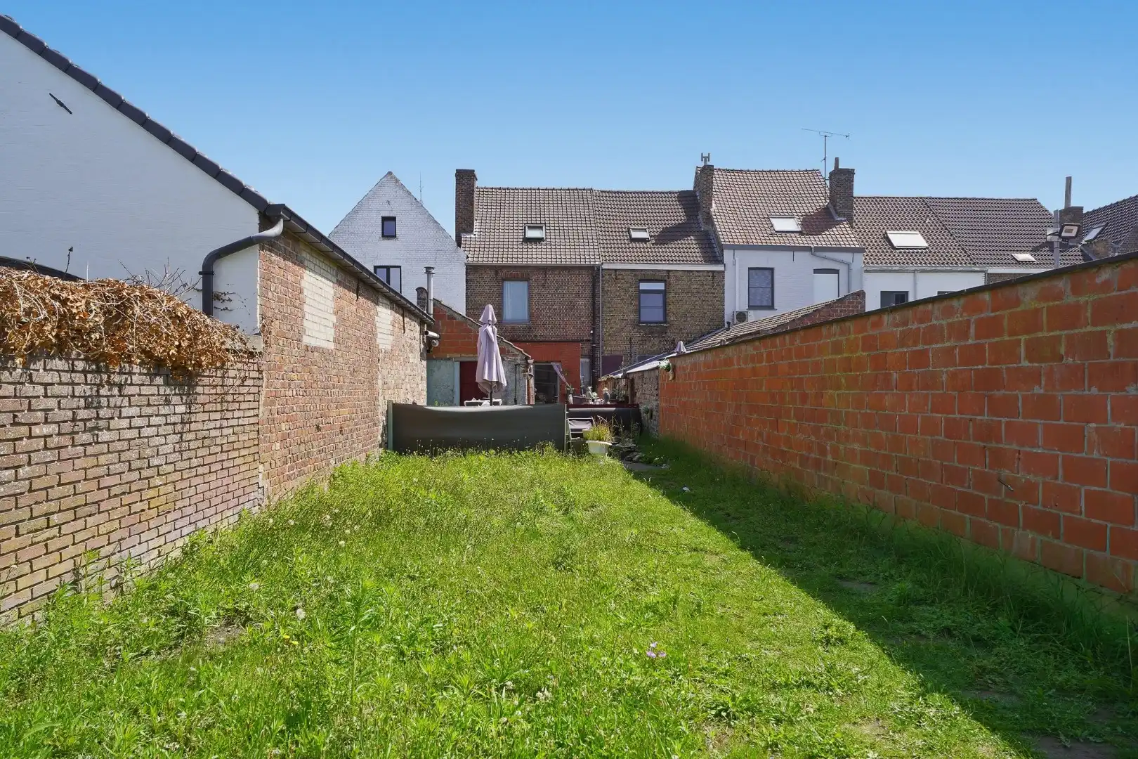 Ruime gezinswoning met 4 slaapkamers en grote tuin in Sint-Andries foto 6