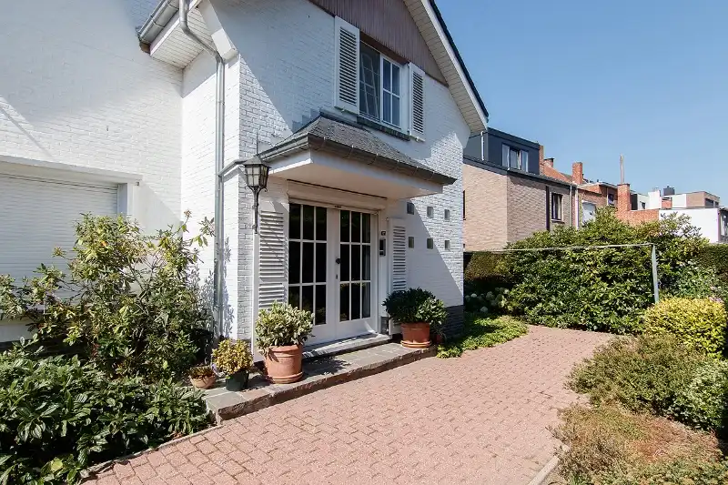 AUTHENTIEKE VILLA IN RESIDENTIËLE OMGEVING, KARAKTERVOL WONEN AAN DE STADSRAND foto 4