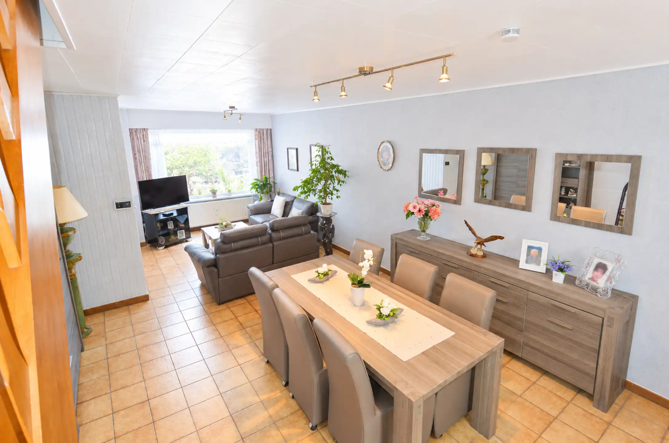 Charmante stadswoning met 2 slaapkamers en een gezellig tuintje foto 3