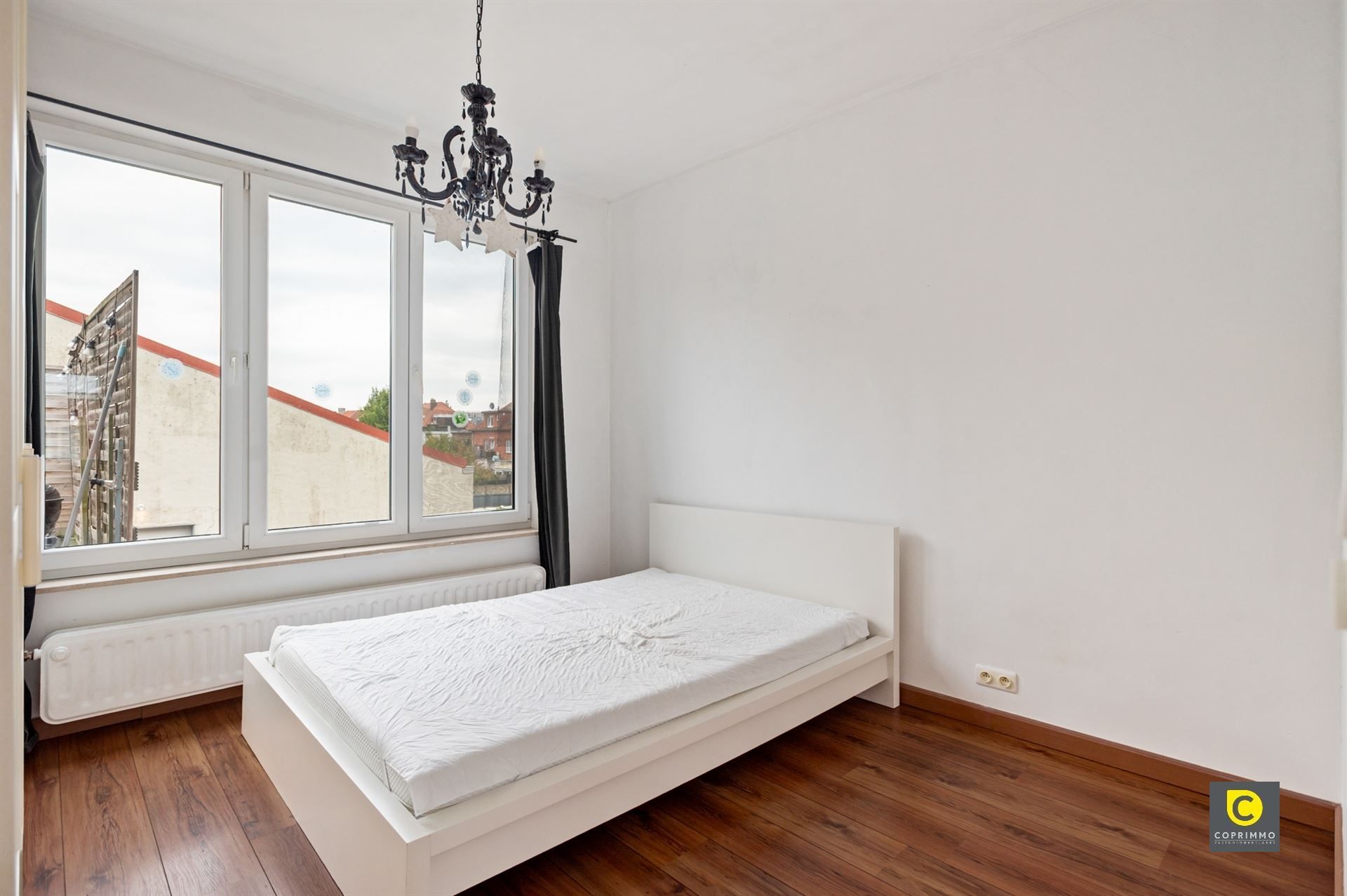 Unieke woning met 450 m² magazijn & showroom foto 12