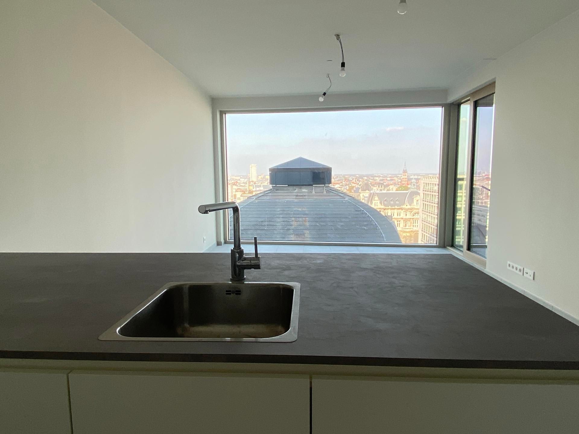 Uniek appartement op de 9e verdieping van de Antwerp Tower. foto 2