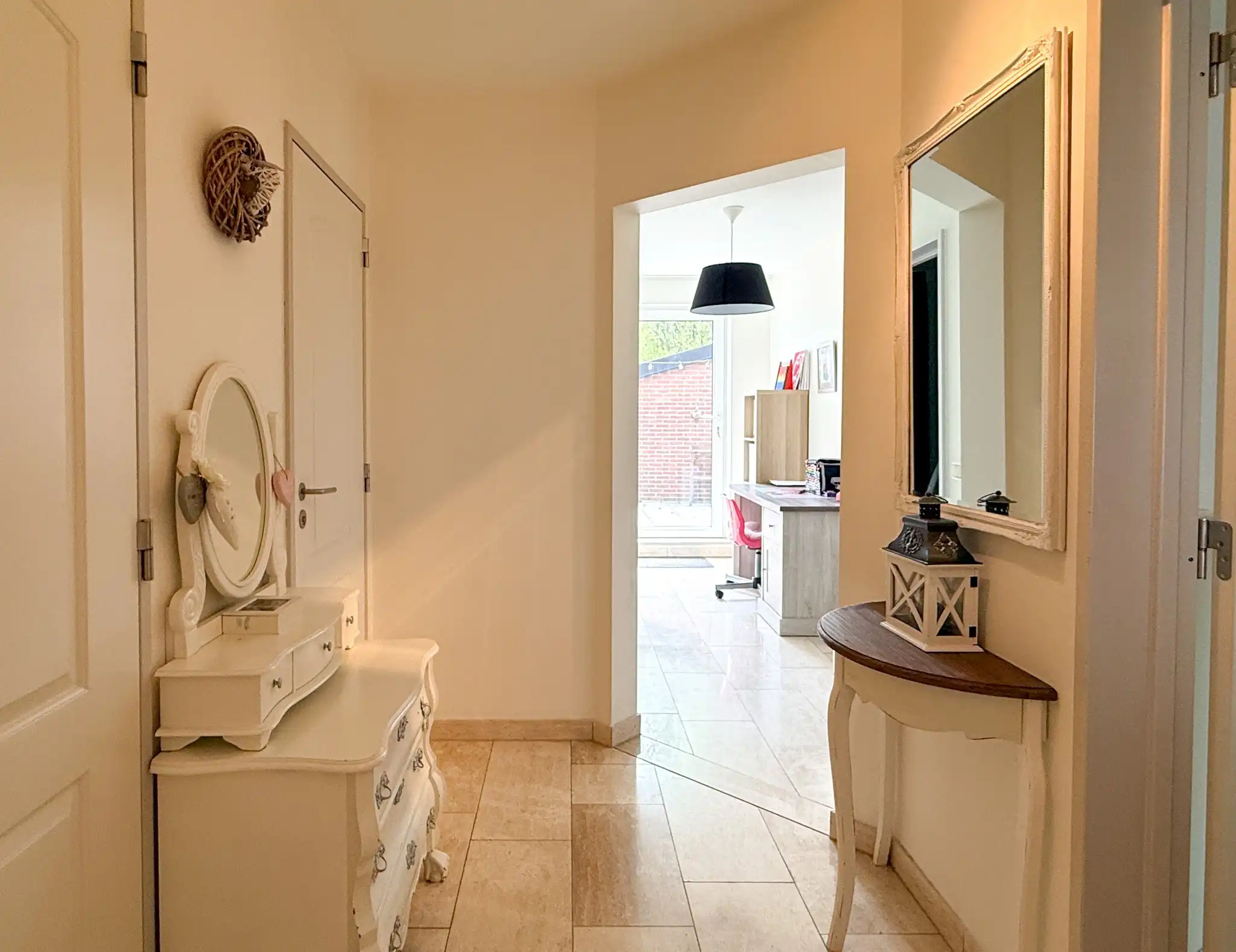 Lichtrijk appartement in centrum Beveren met 2 slaapkamers en 2 terrassen foto 2