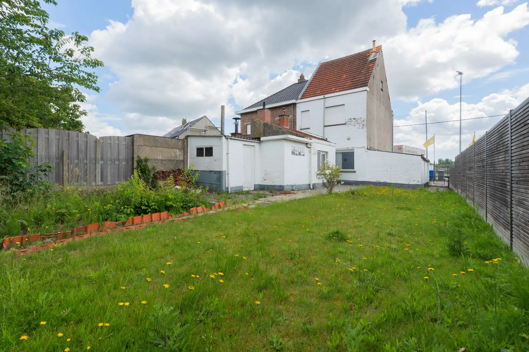  Te renoveren 3-gevelwoning in rustige doodlopende straat  foto 11