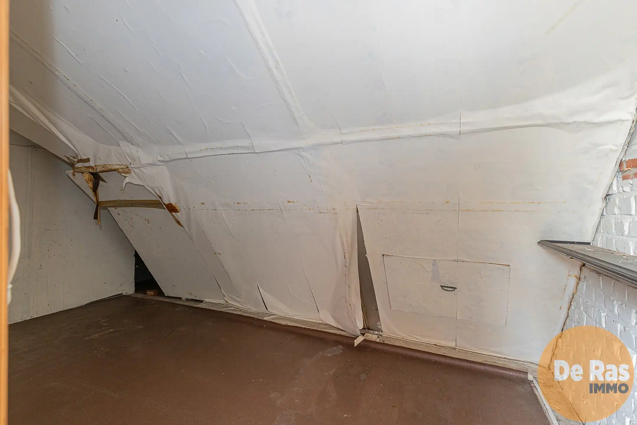 WETTEREN - Solide, te renoveren woning met 4 kamers en tuin foto 18