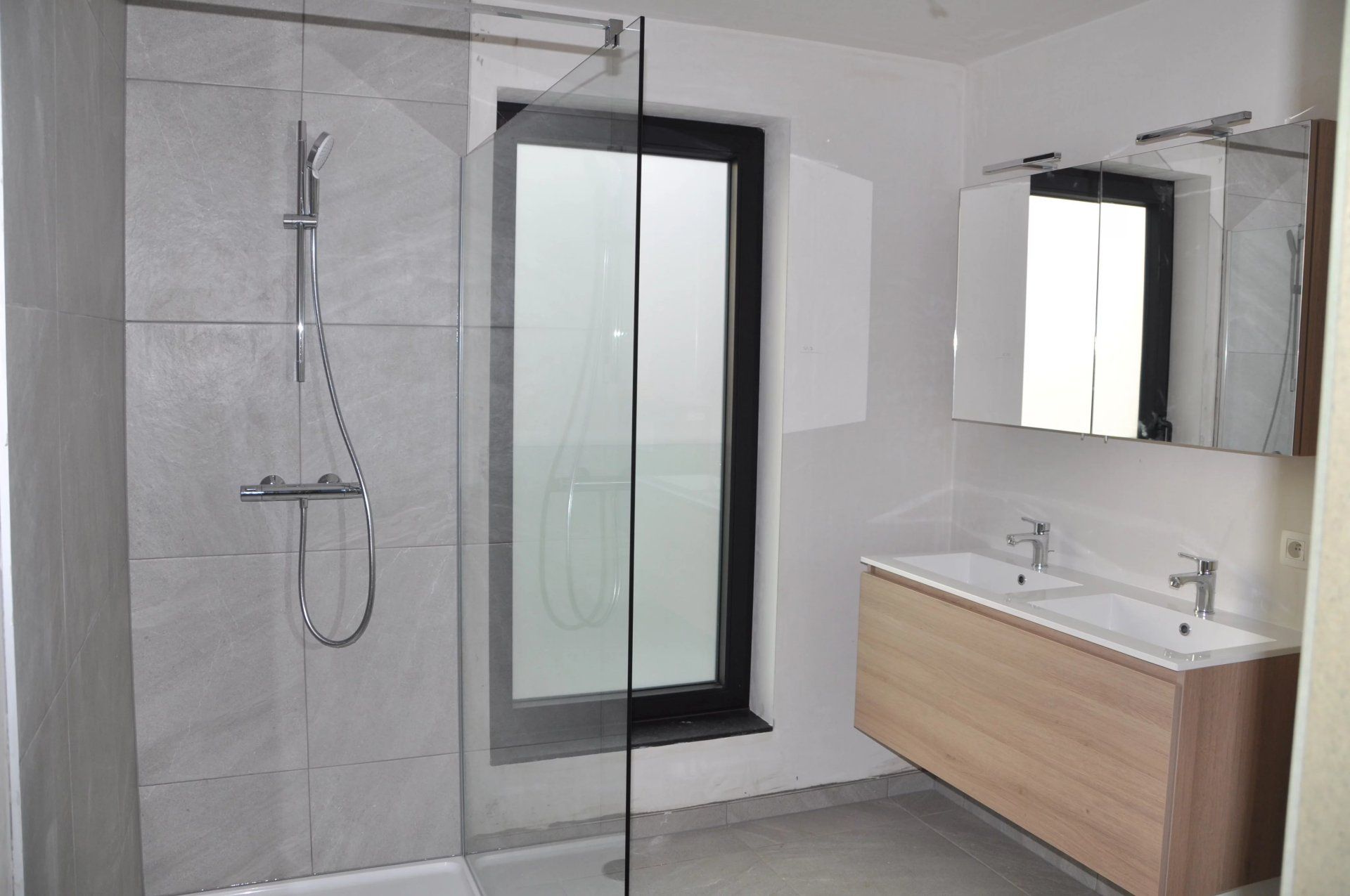 ZEER ENERGIEZUINIGE NIEUWBOUWWONING MET 3 SLPK IN HEUSDEN-ZOLDER foto 16