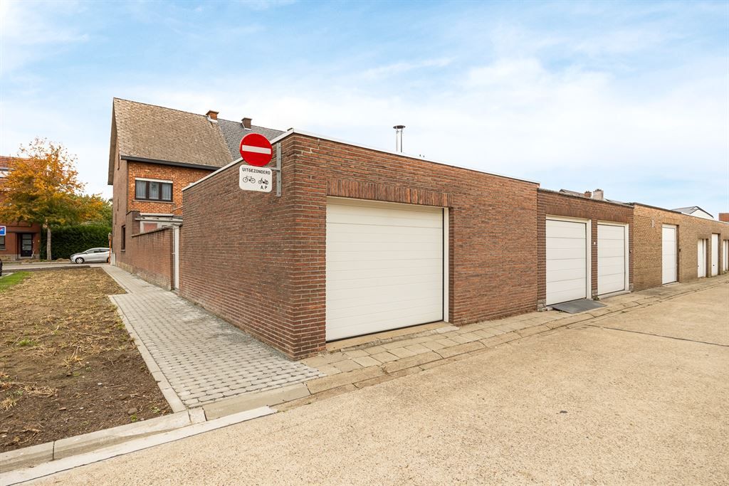 Renovatiewoning met 3 slaapkamers op uitstekende locatie foto 19