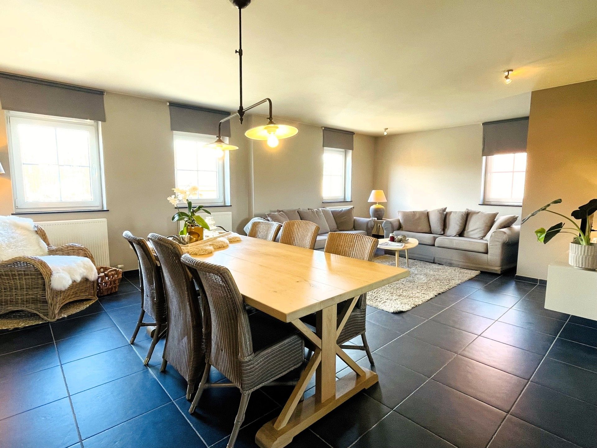 Appartement te huur foto {{pictureIndex}}