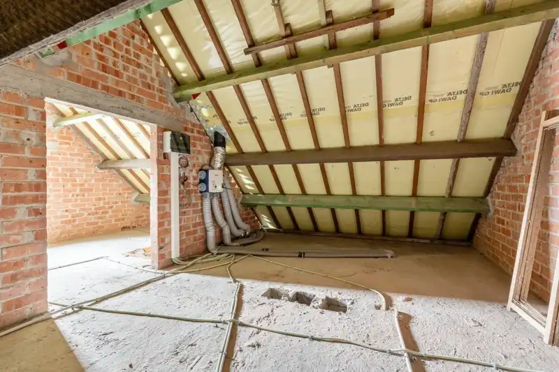 Totaal gerenoveerde woning op een perceel van 11are foto 32