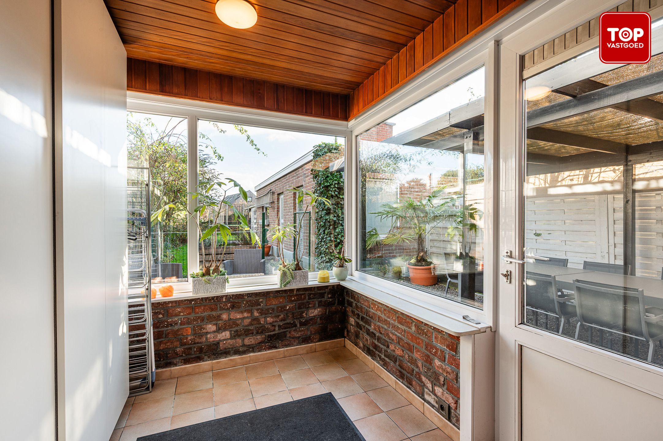 Instapklare woning met 5 slaapkamers en leuke tuin in centrum Drongen foto 7