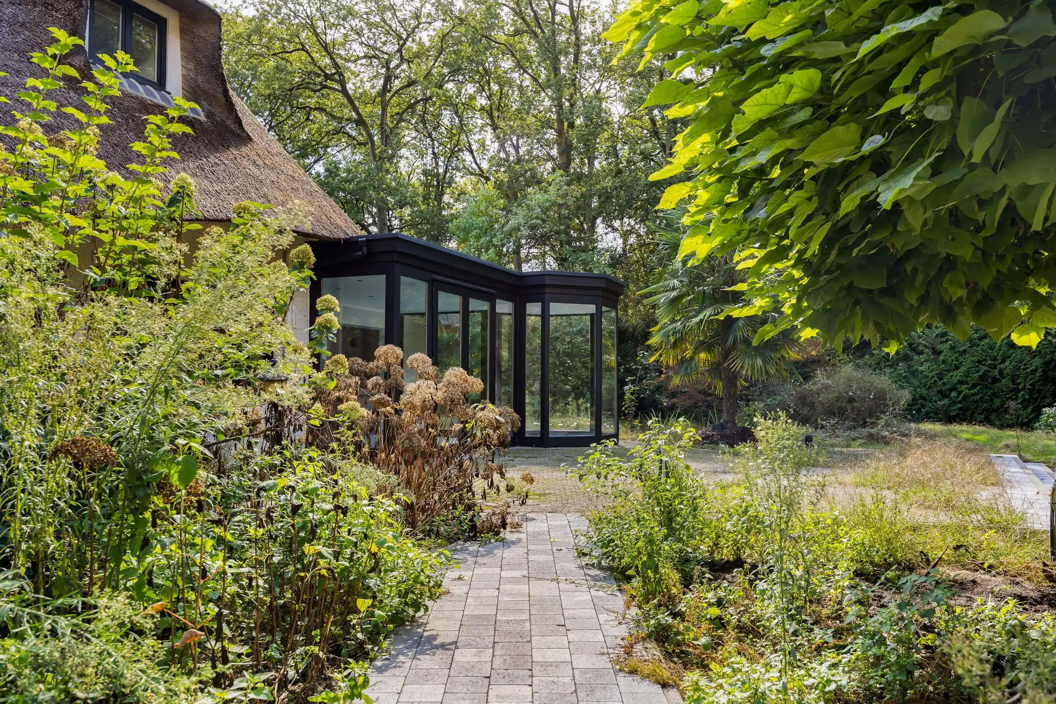 Karaktervolle villa op ca. 1 hectare groen foto 21