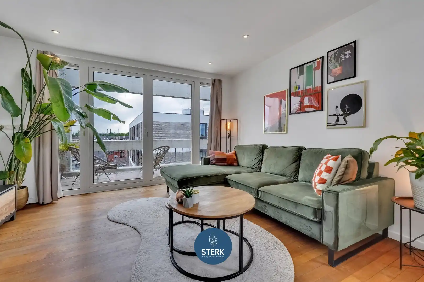 PENTHOUSE MET PANORAMISCH UITZICHT EN RUIM TERRAS IN CENTRUM LANAKEN !  foto 6