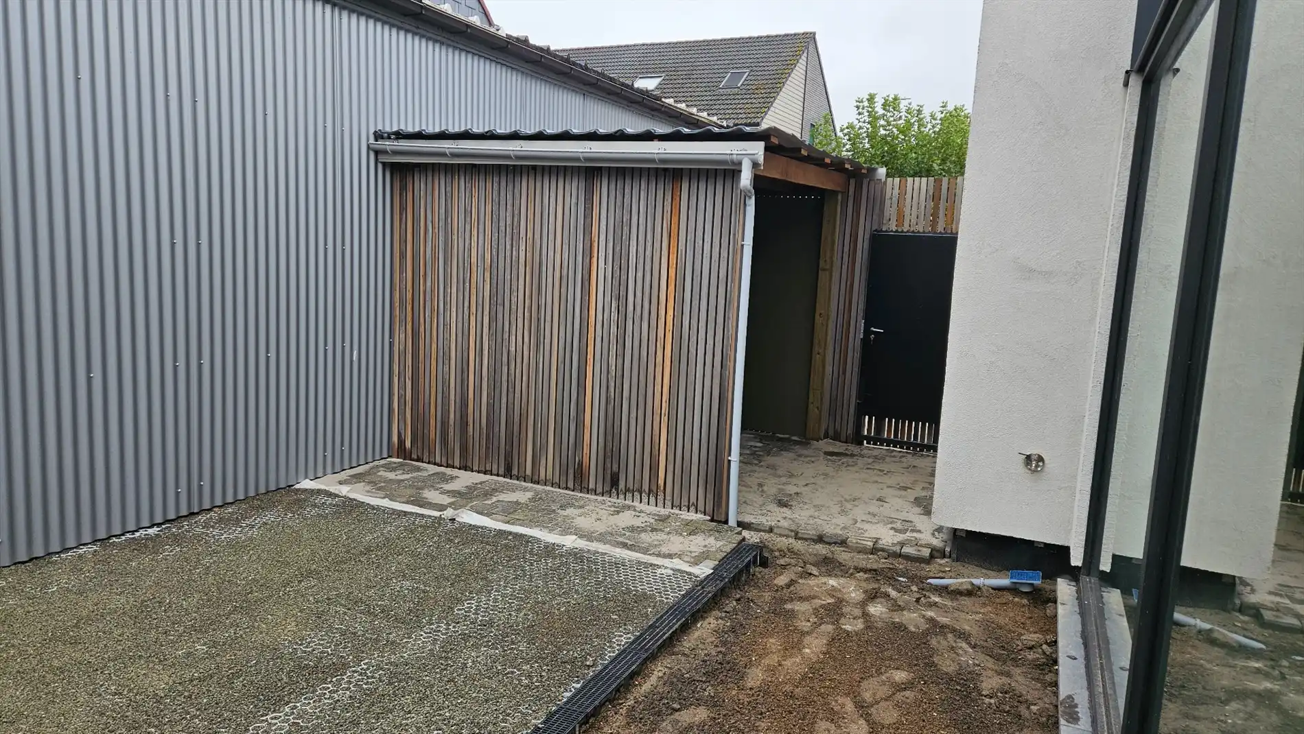 Gerenoveerde woning met 3 slk en terras foto 23
