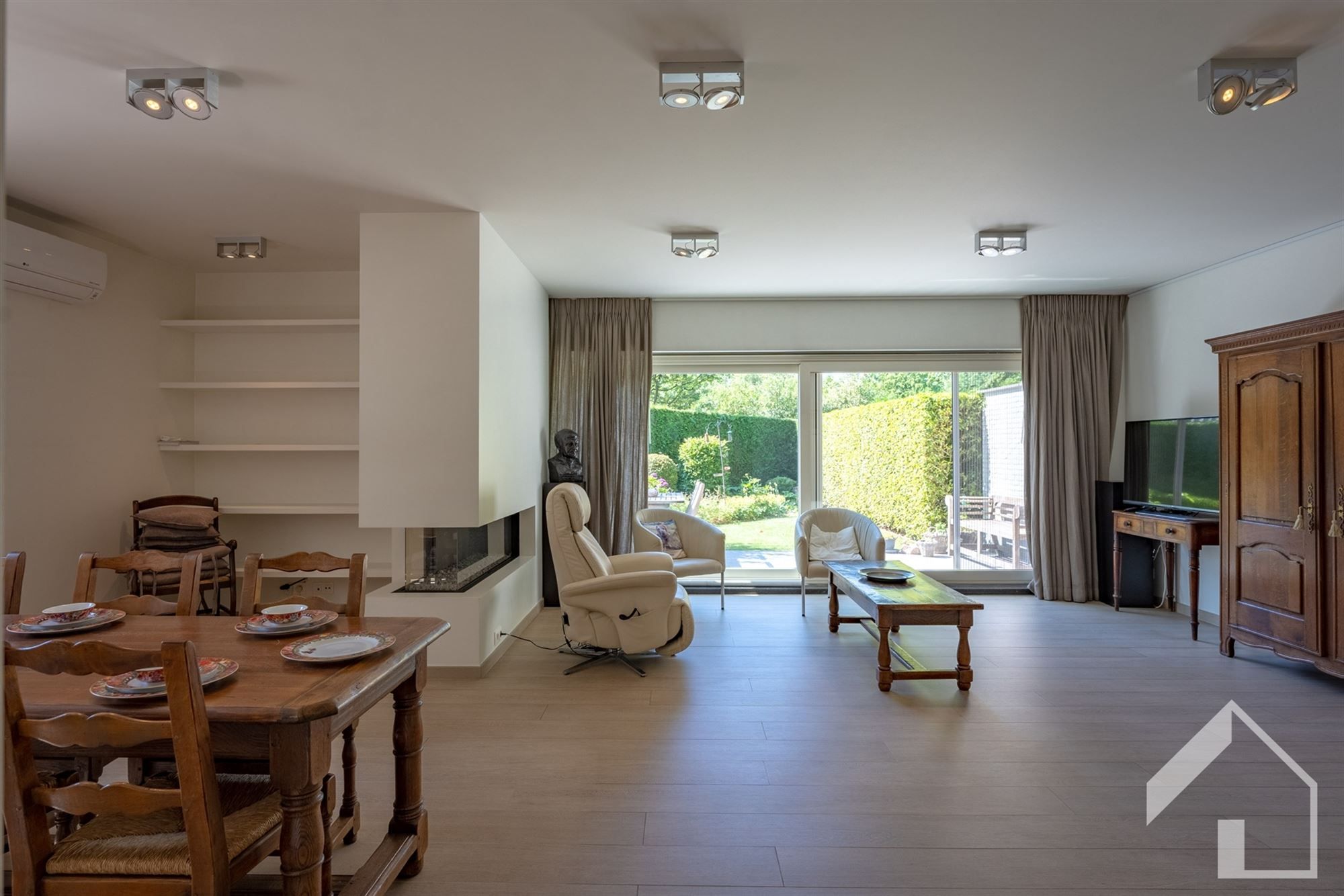 Energiezuinige woning met lift, tuin, oprit en inpandige garage foto 7