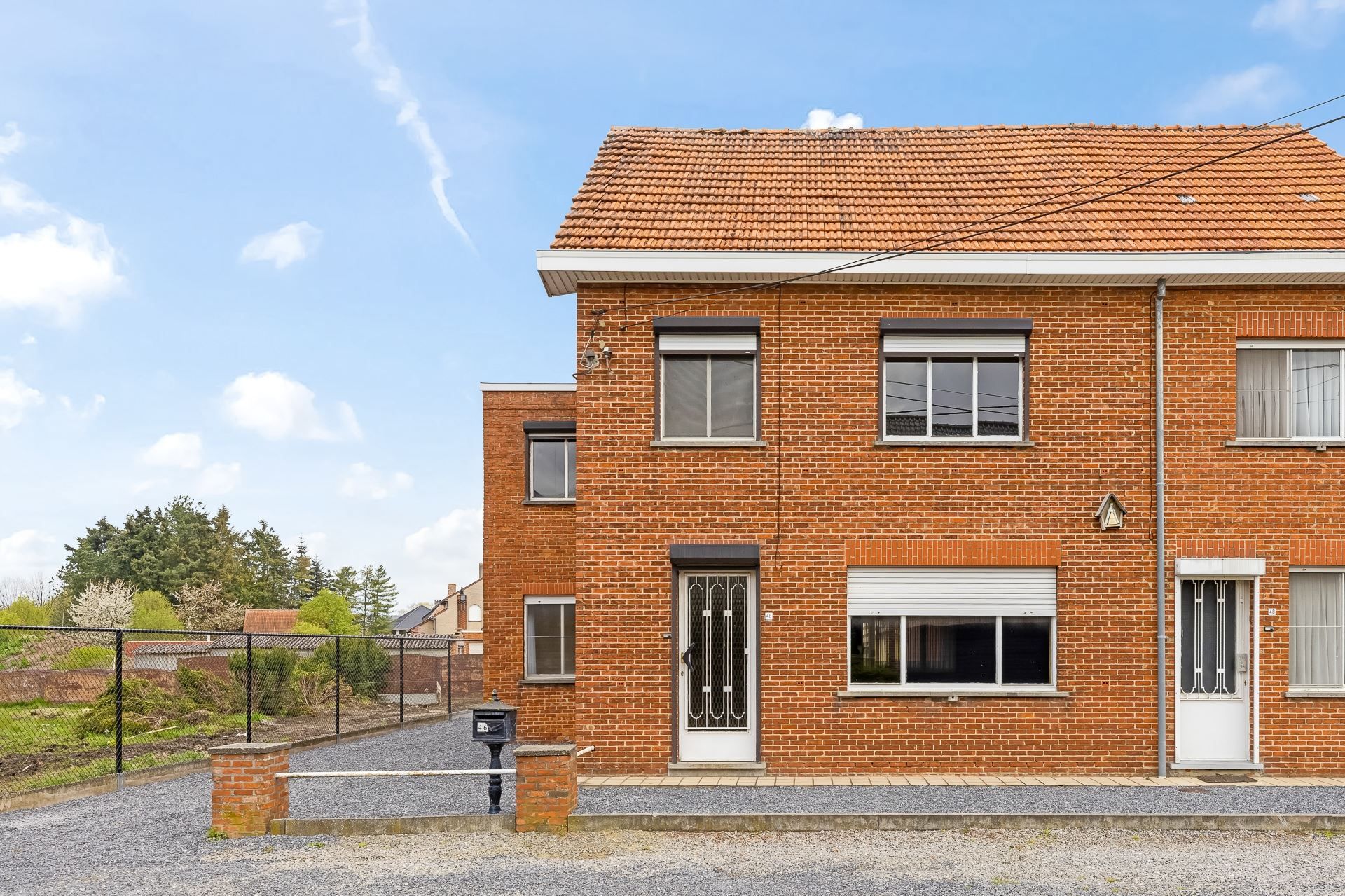  Gezinswoning met 3 slaapkamers rustig gelegen nabij het centrum Deurne-Diest foto 1