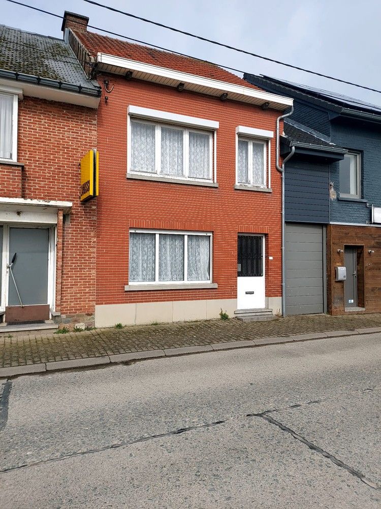 Hoofdfoto van de publicatie: Ruime te renoveren woning