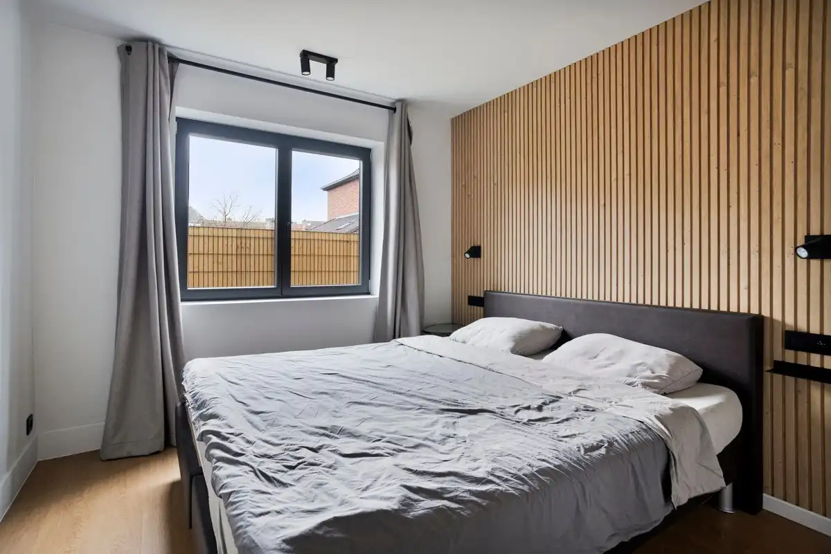 INSTAPKLAAR, VOLLEDIG GERENOVEERD APPARTEMENT MET 2 SLAAPKAMERS TE HUUR OP JAARBASIS foto 7