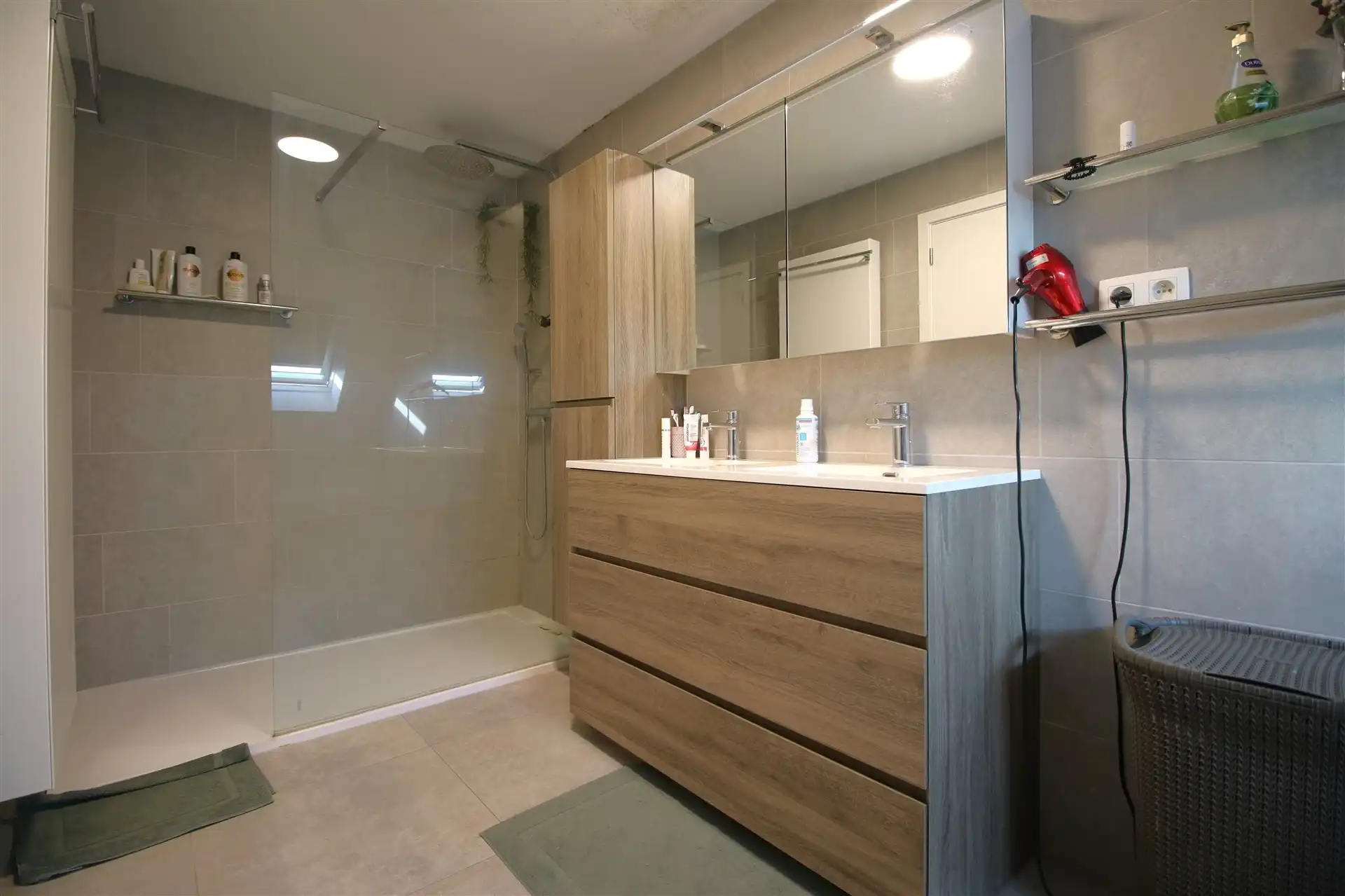 Recente woning 2 slpk, tuin & garage foto 23