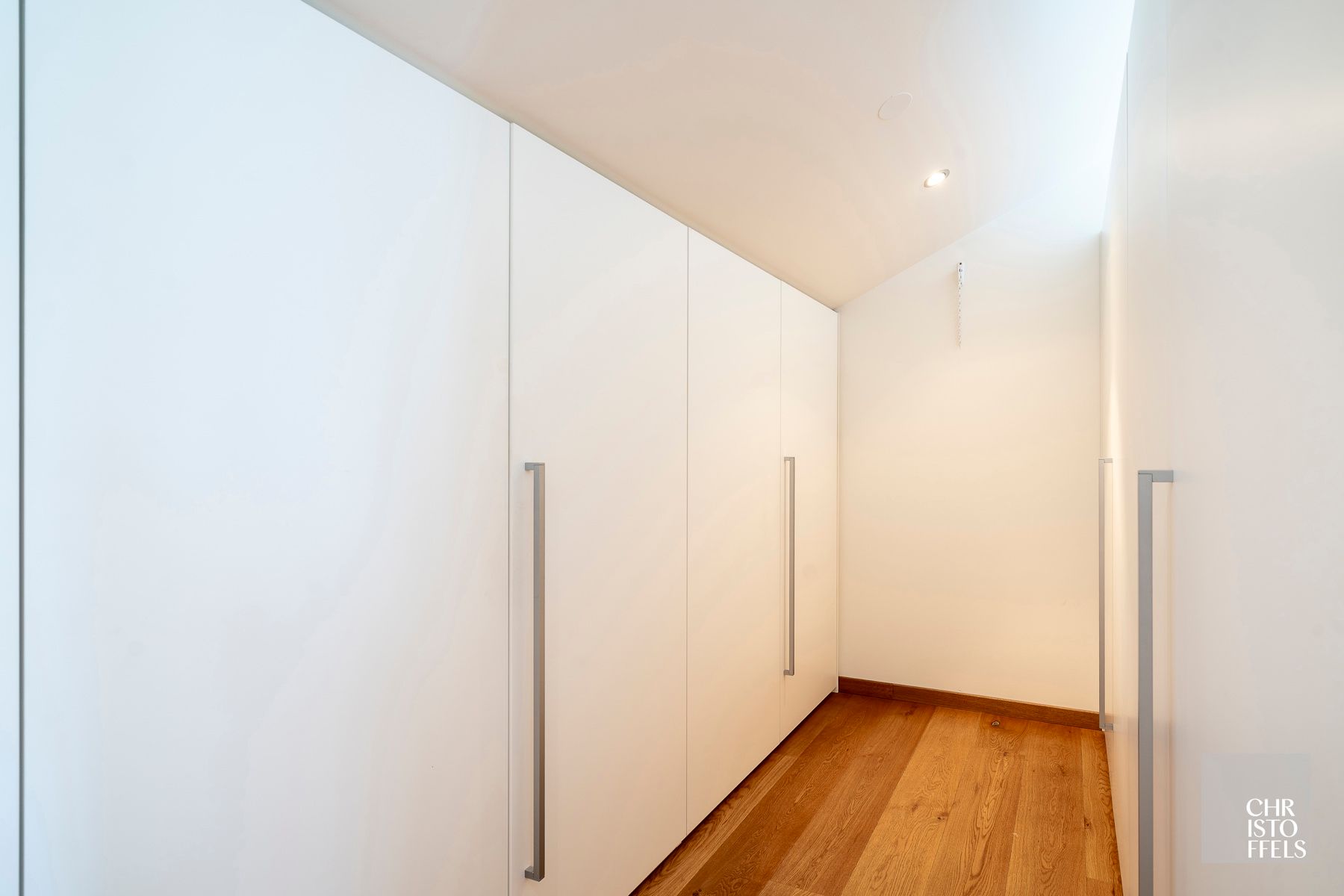 Villa (336m²) met 3 slaapkamers en een zwemvijver op een perceel van 1.219m²!  foto 16