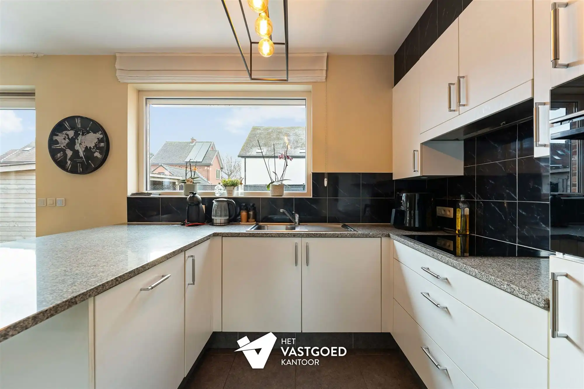 INSTAPKLARE WONING MET 4 SLAAPKAMERS RUSTIG GELEGEN TE LEOPOLDSBURG foto 11