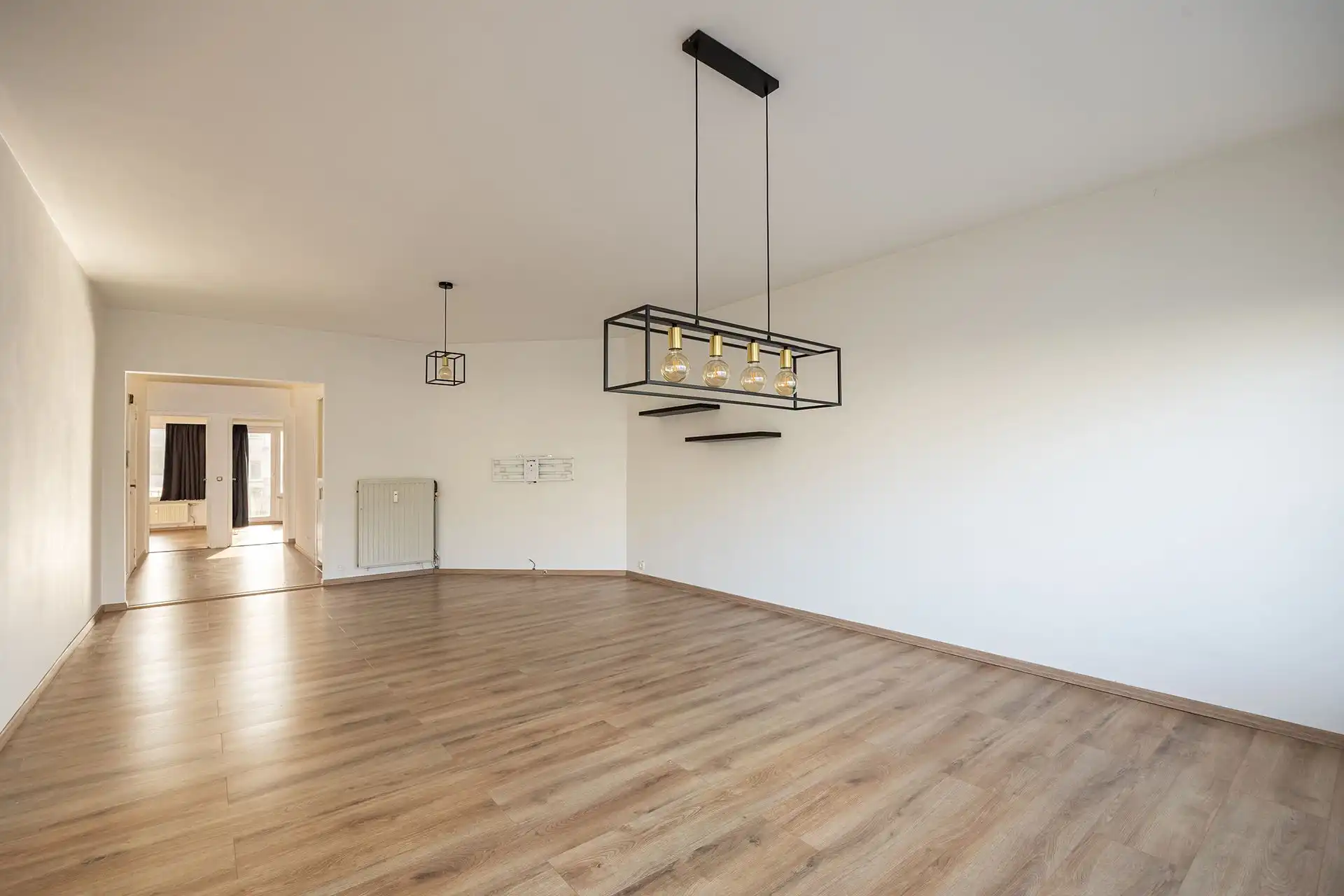 Instapklaar, lichtrijk appartement met terras en staanplaats foto 7