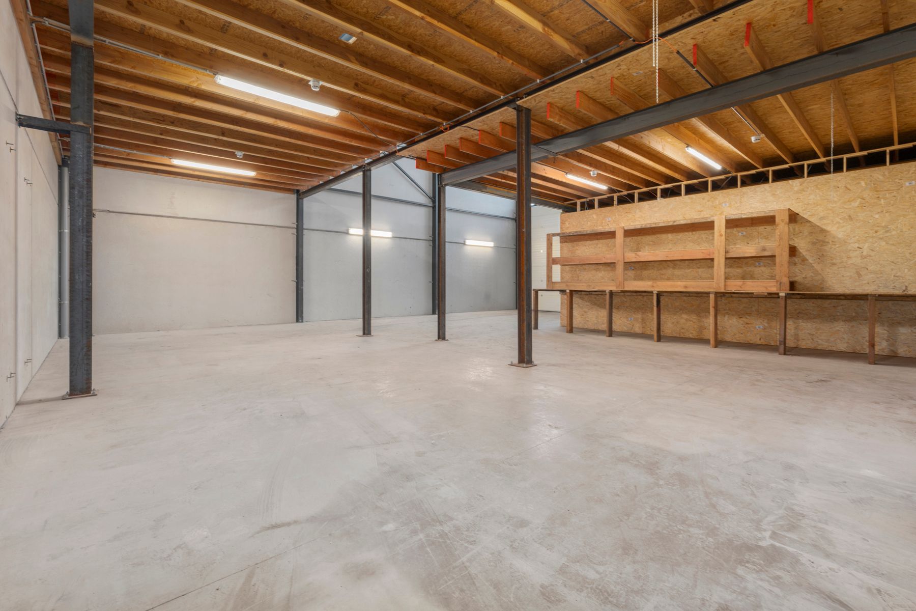 Industrieel gebouw te huur in Oostende foto 3