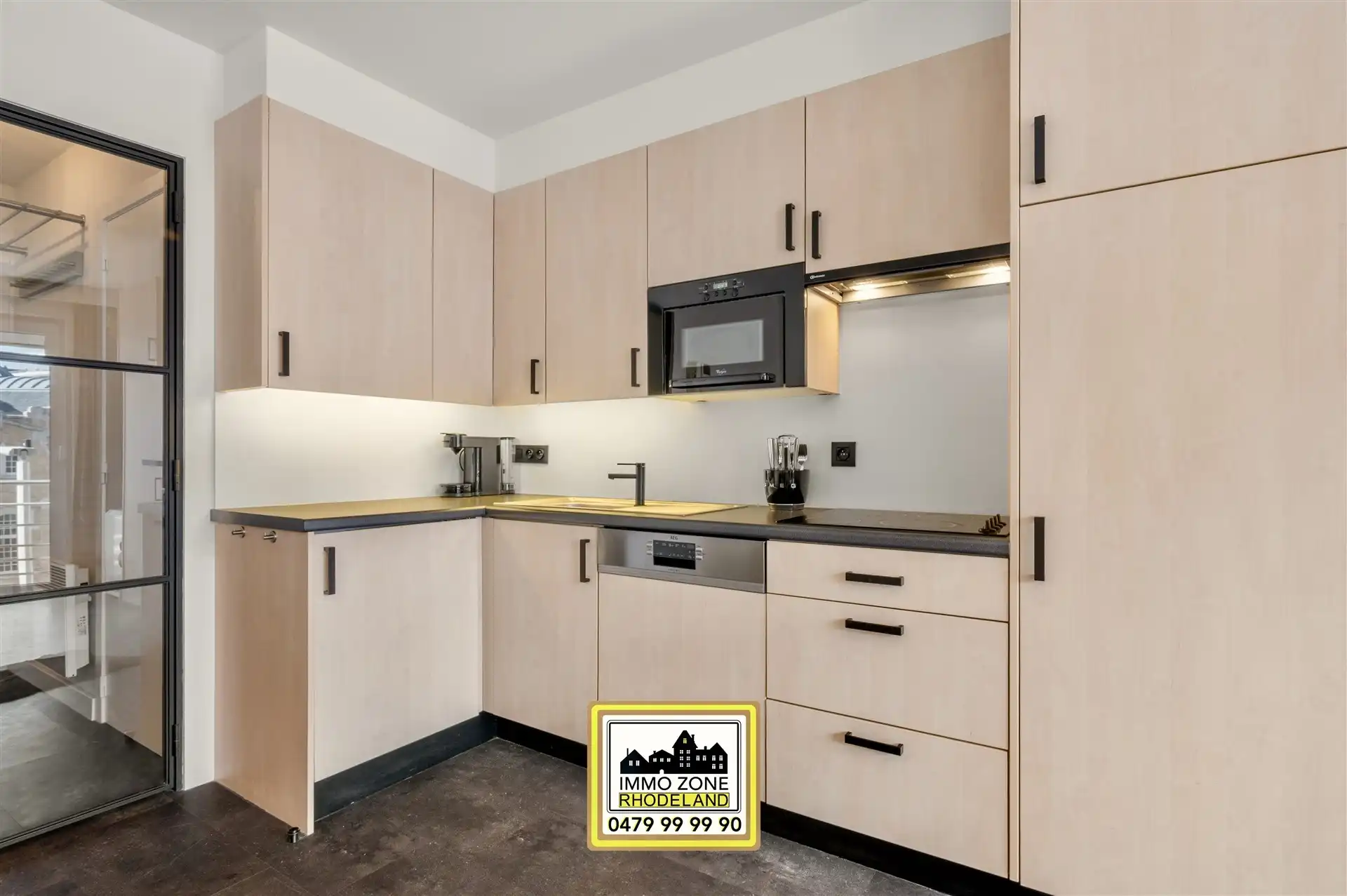 Prachtige studio met terras en zeezicht foto 15