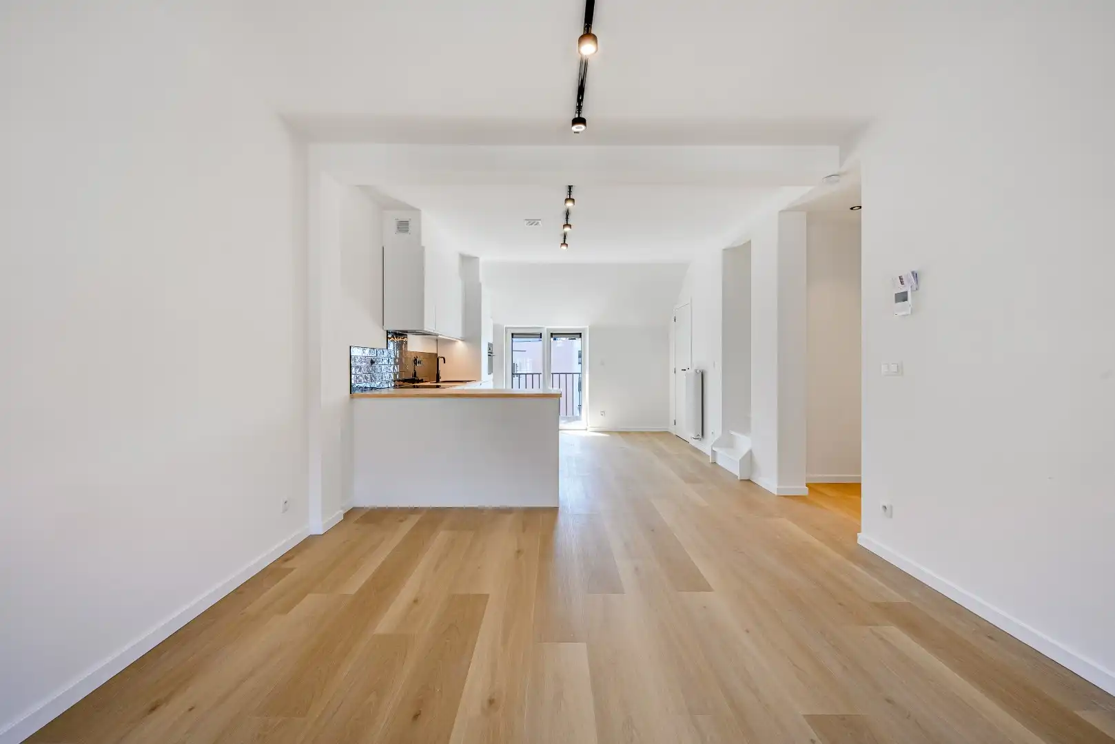 Stijlvol 1 slaapkamerappartement  met terrasje nabij Station Gent-Sint-Pieters foto 2