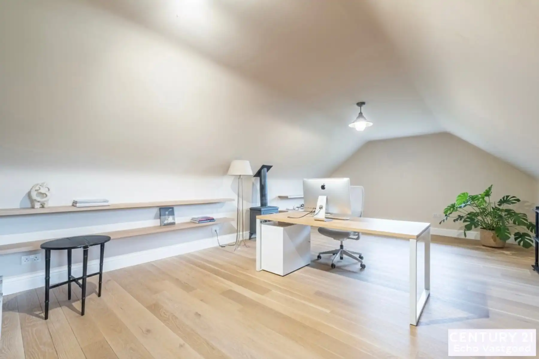 Royale villa met 5 slpks, 4 badks, garage en binnenzwembad foto 18
