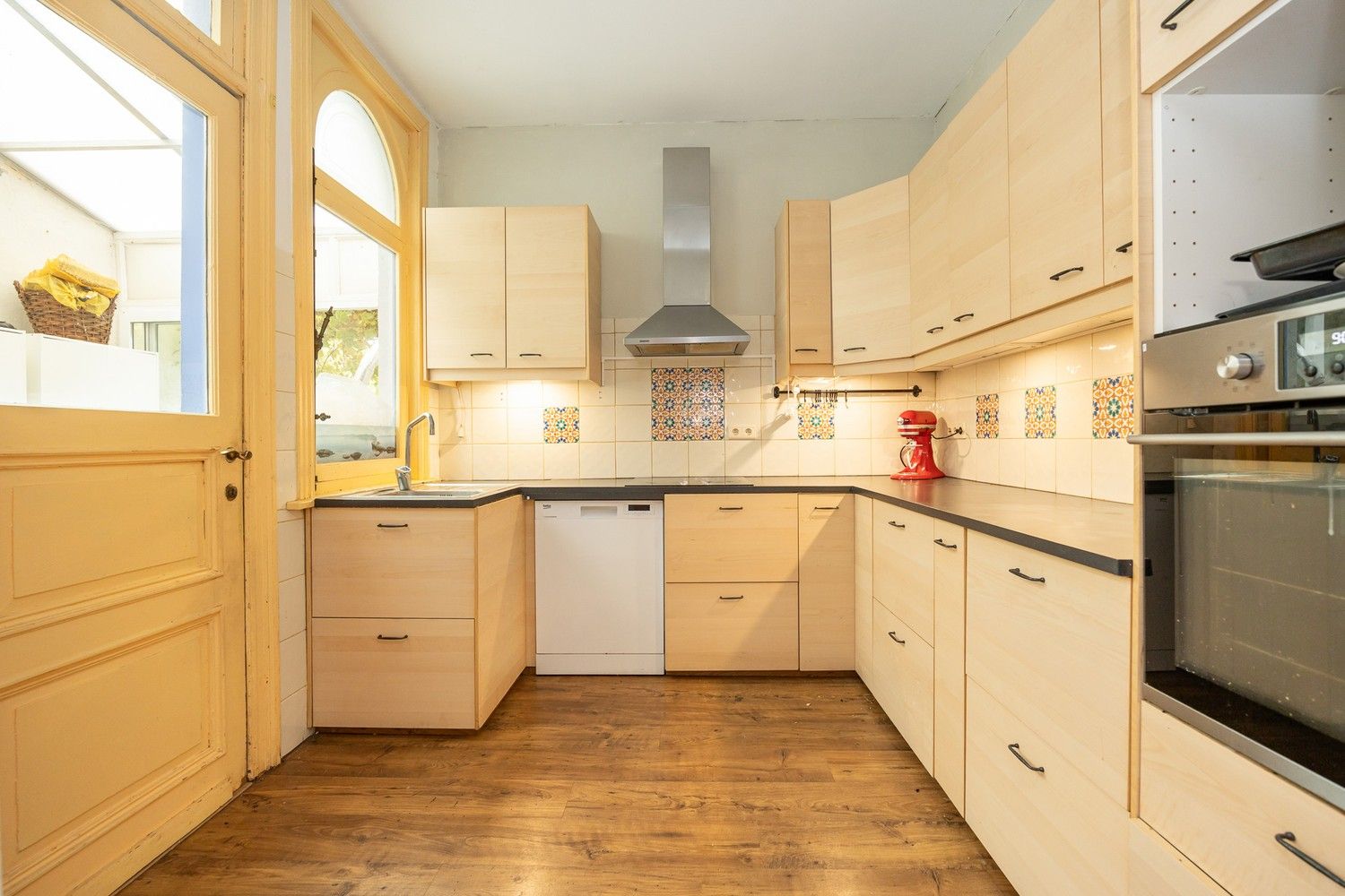 Ruime en karaktervolle herenwoning met zonnige tuin, dakterras en laadpunt in het hart van Merksem foto 20