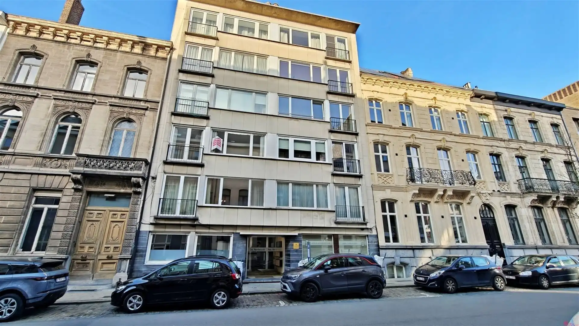 Appartement op toplocatie nabij het oude gerechtshof van Kortrijk foto {{pictureIndex}}