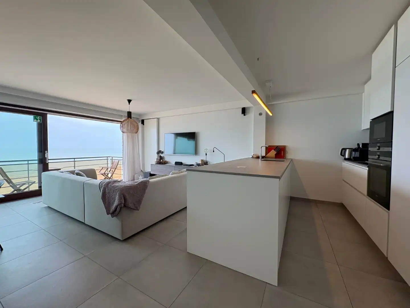 Ruim, luxueus gerenoveerd appartement op de Zeedijk in Koksijde  foto 13
