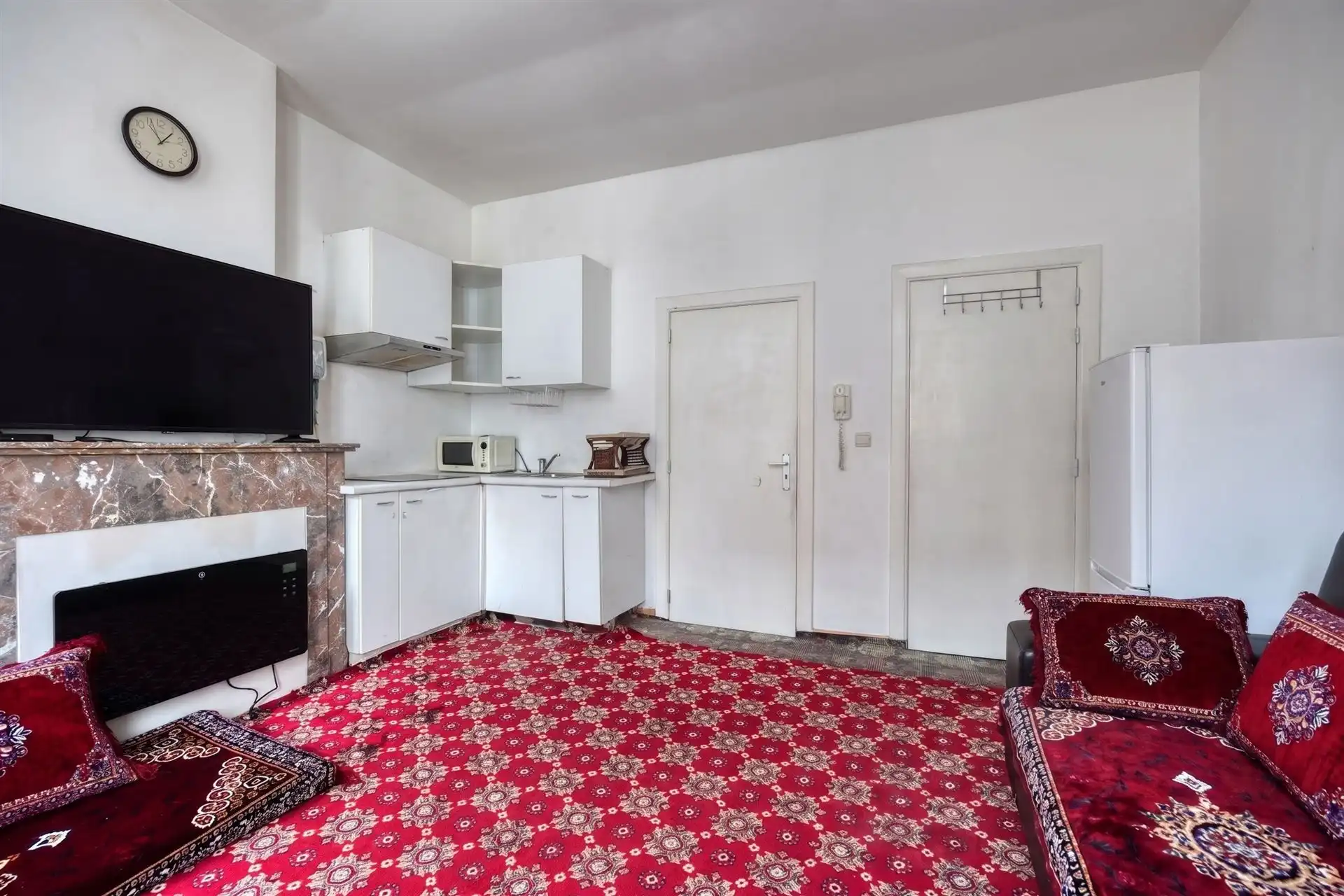 Ruime woning, momenteel ingericht als 4 studio's! foto 10
