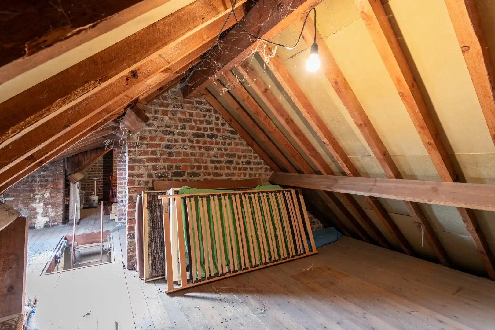 Te renoveren woning met 5 slpks op topligging in Dworp foto 21