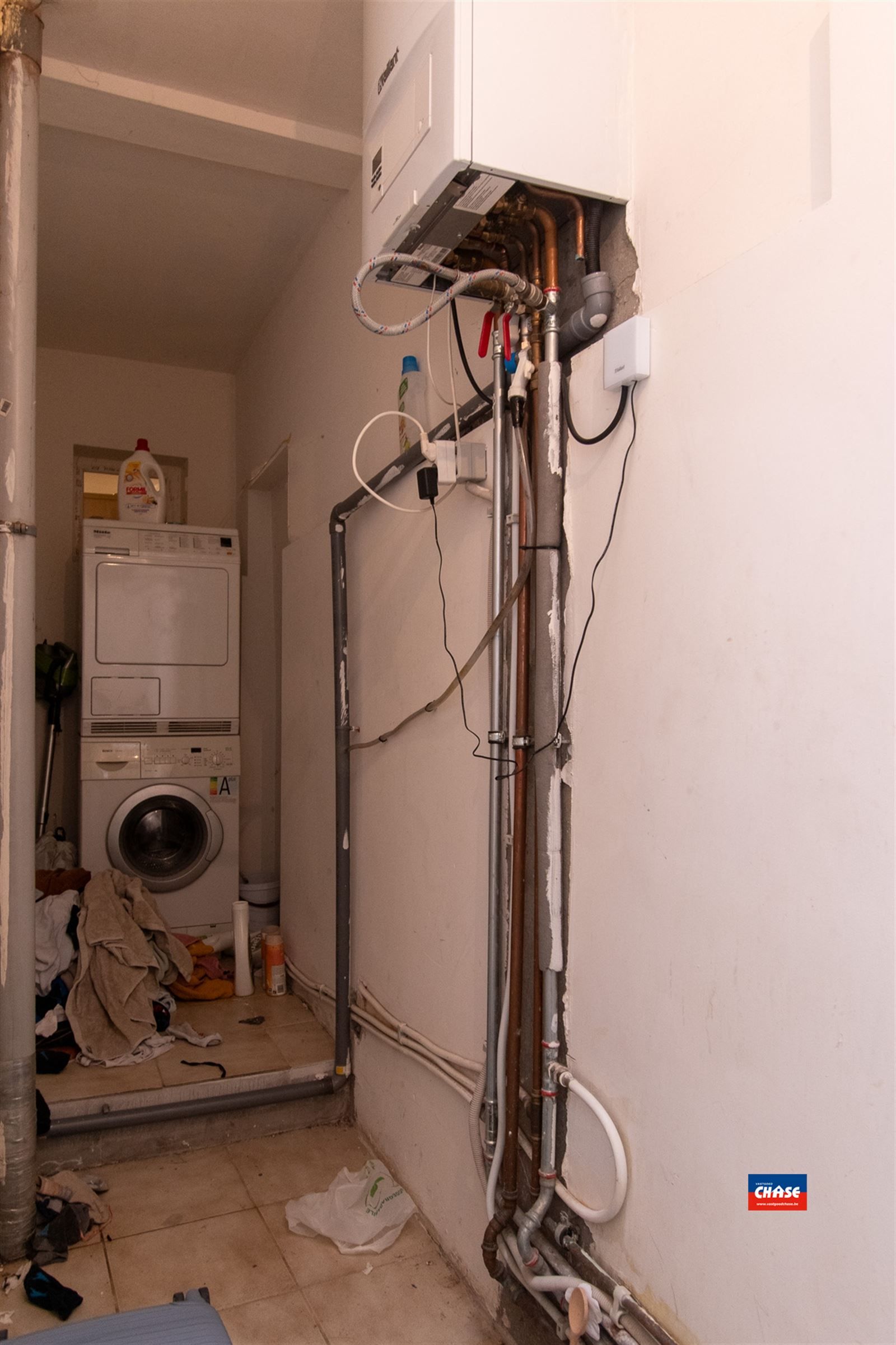 Ruime woning met 6 slaapkamers en handelsgelijkvloers foto 17