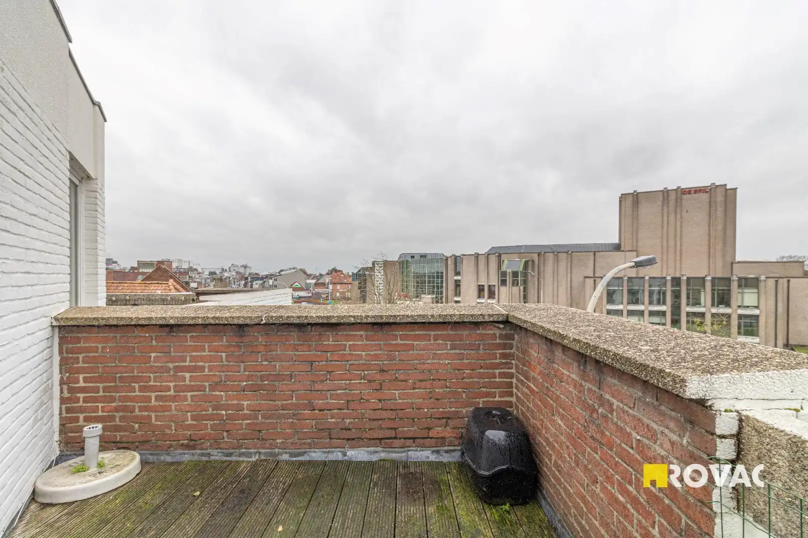 Zeer verzorgd éénslaapkamer appartement met zeer ruim terras nabij het centrum van Roeselare  foto 9