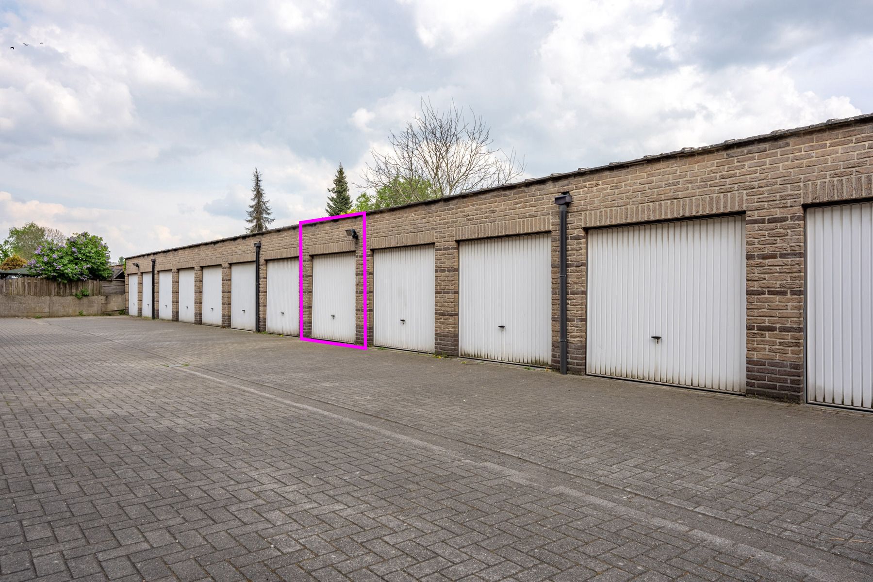 Verzorgd appartement op de 2e verdieping, met terras en garage! foto 13