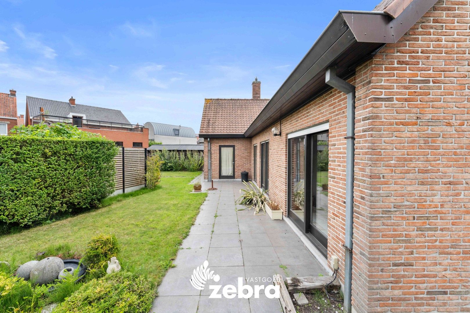 Op te frissen alleenstaande woning met vier of meer slaapkamers & garage te Roeselare! foto 34
