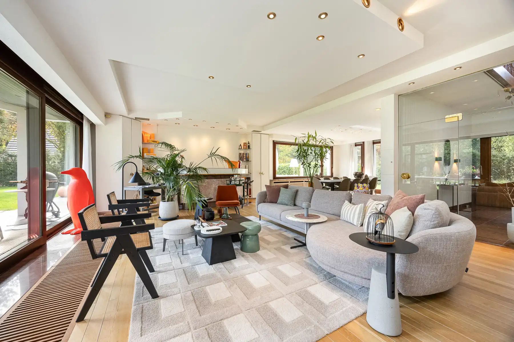 Ruime villa met zwembad op toplocatie in 's Gravenwezel foto 5