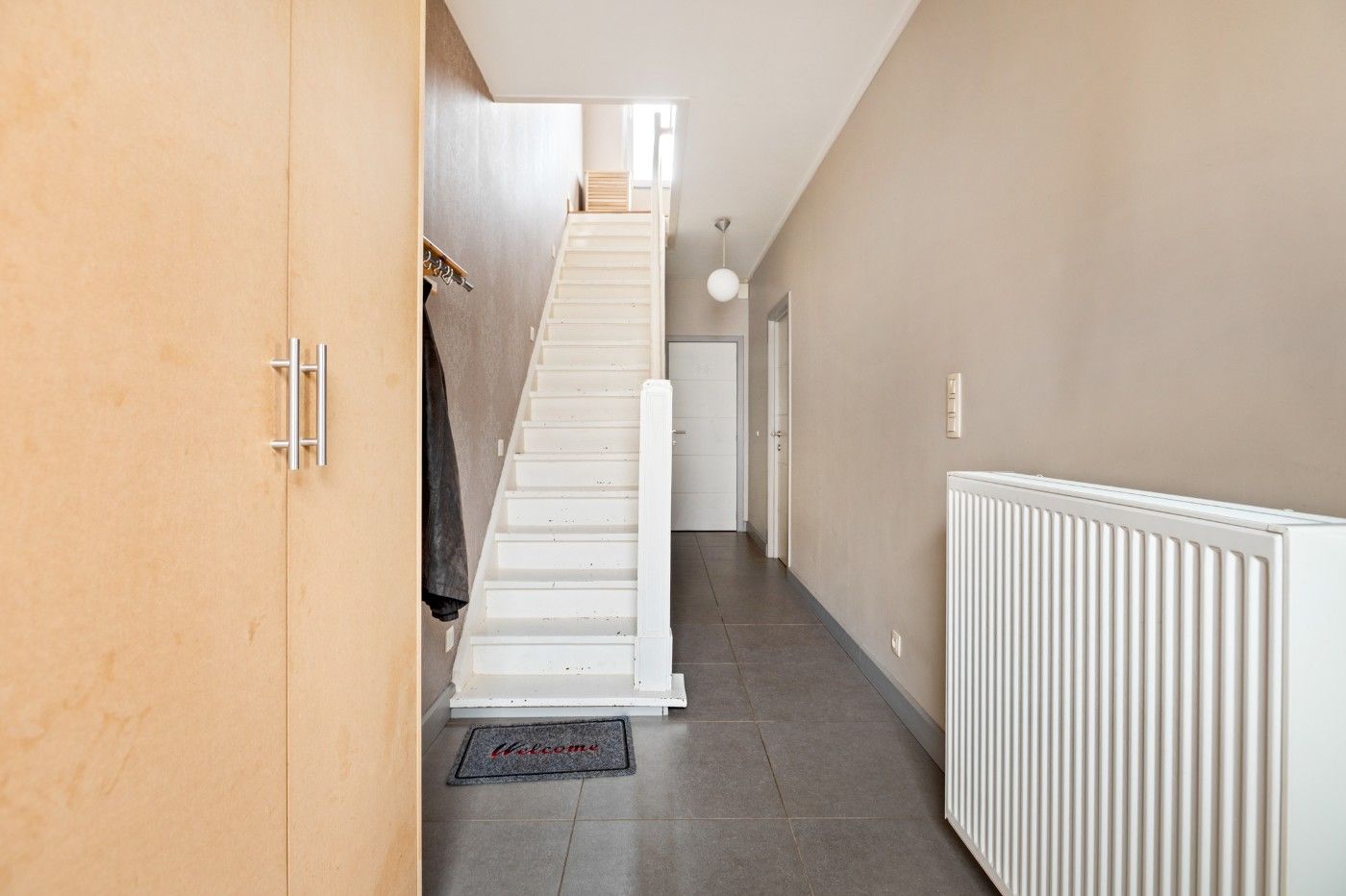 Vrijstaande woning met 3 slpk., brede oprit en tuin foto 14