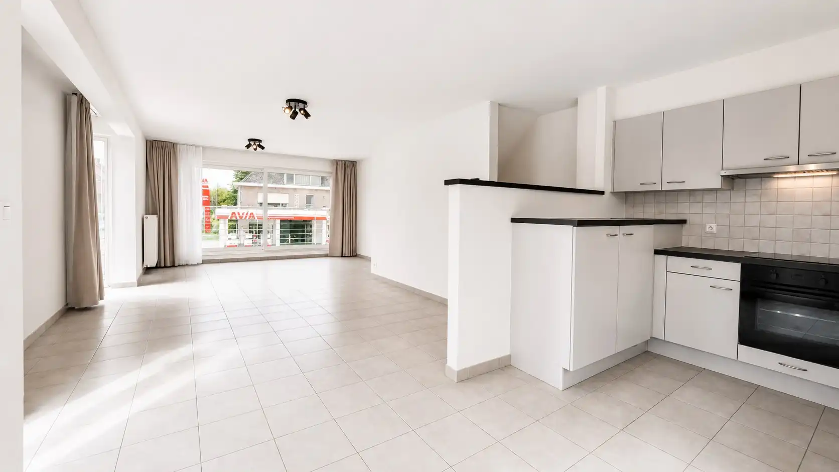 Volledig opgefriste halfopen bebouwing met tuin te Hamme foto 2