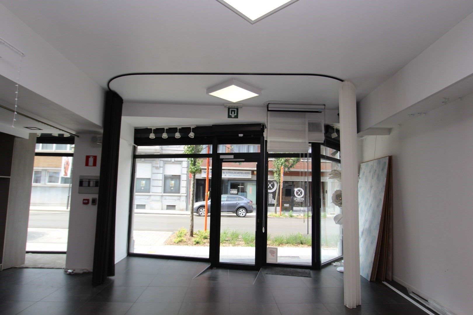 Commerciële topligging aan het station van Tongeren! foto 7