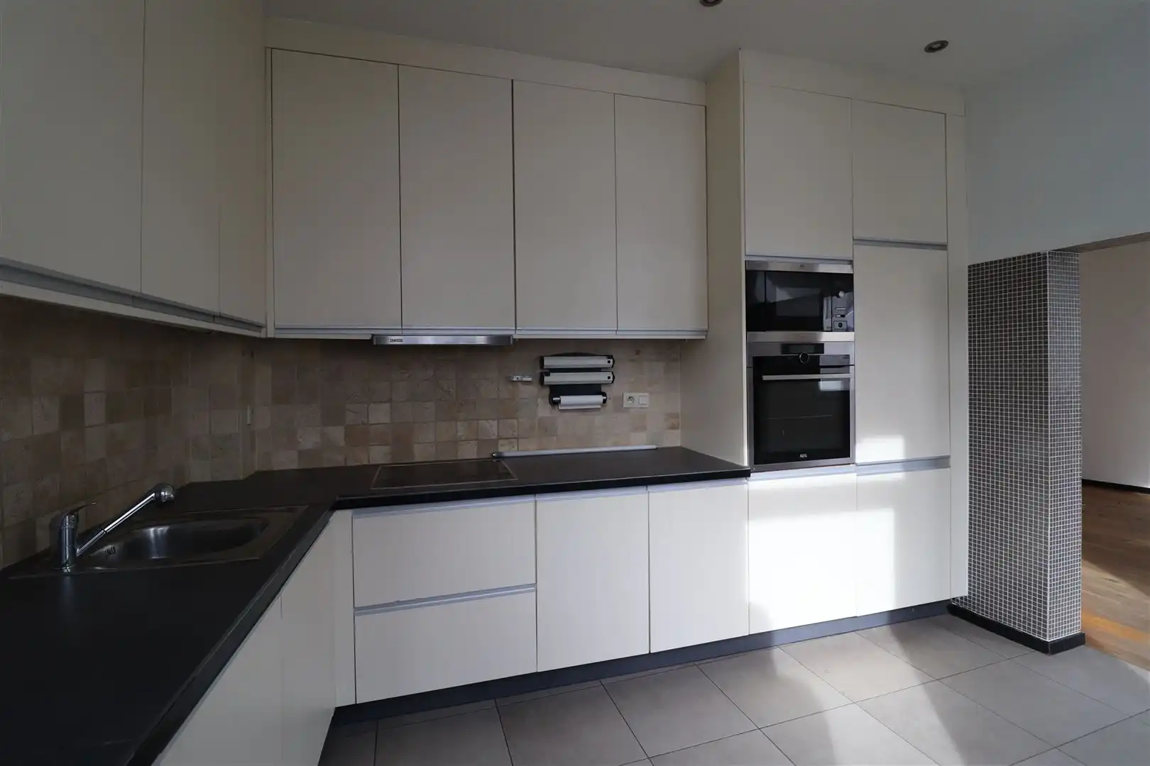 Woning met 4 slaapkamers en inpandige garage in de Seefhoek foto 4