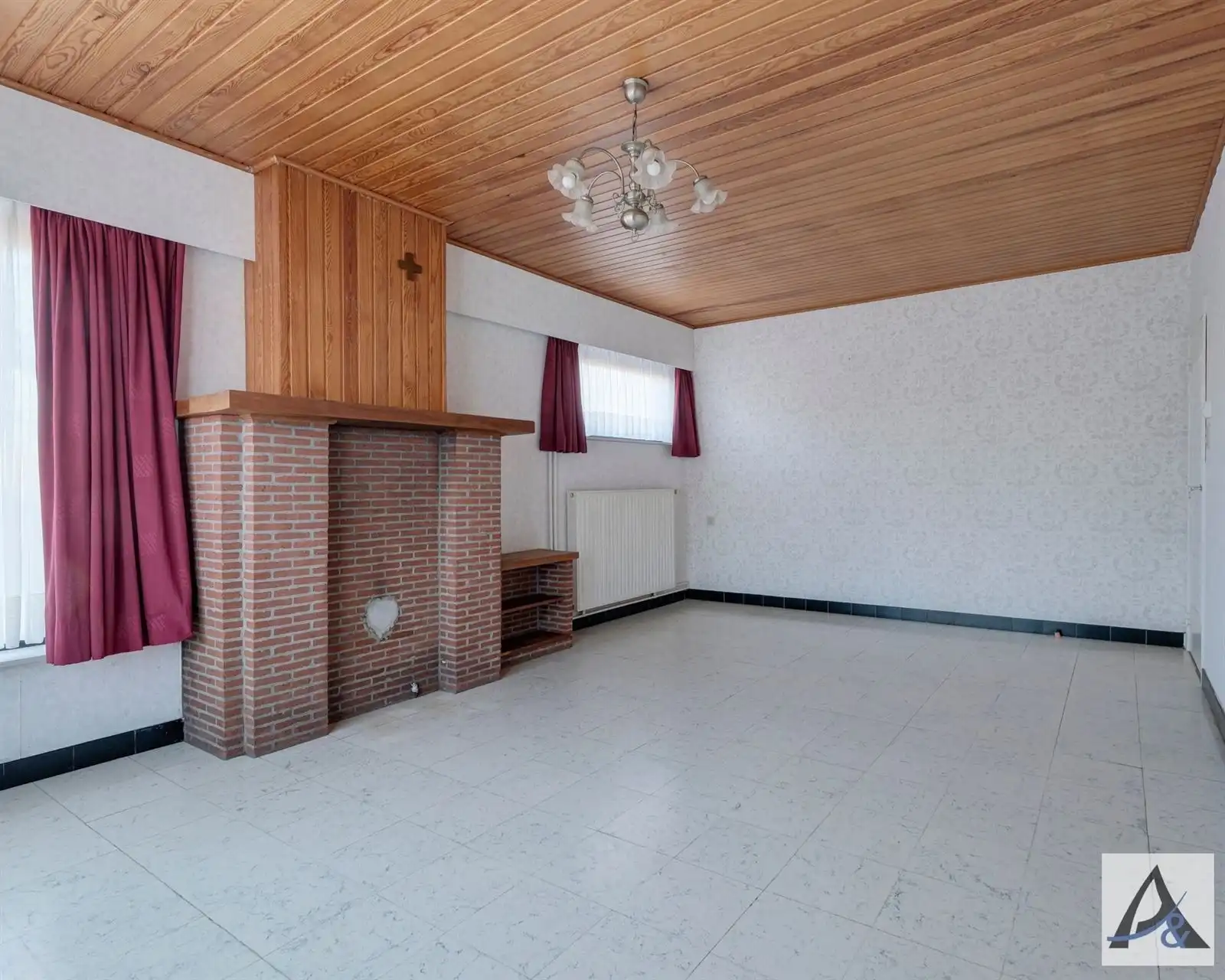 Te renoveren woning met potentieel in rustige buurt foto 10