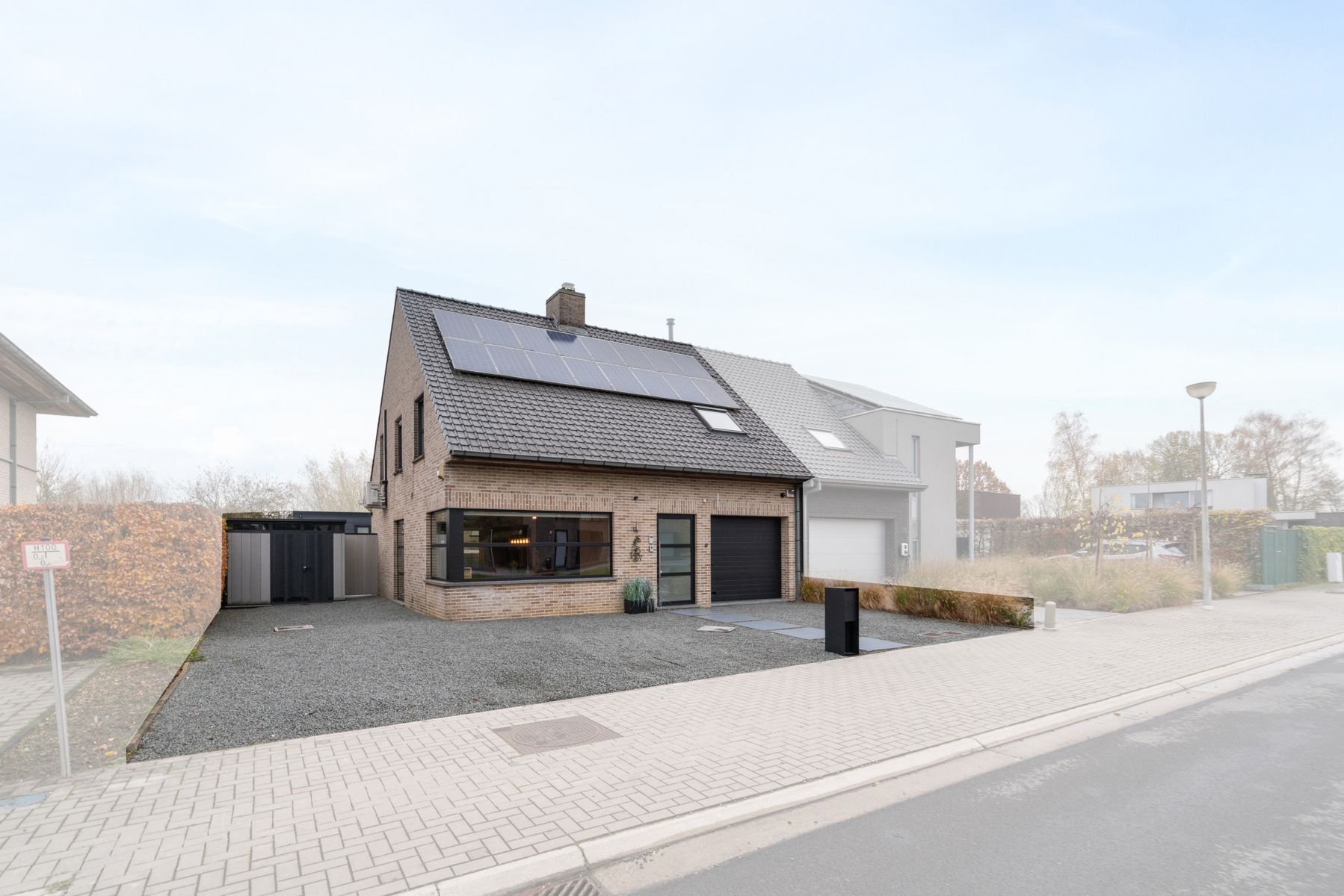 Instapklare halfopen bebouwing met zorgwoning foto 17