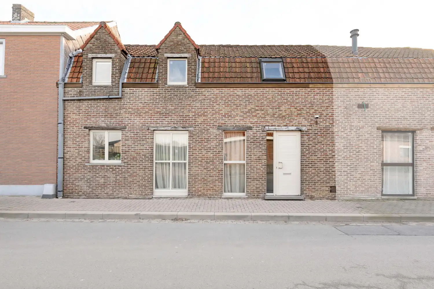 Knusse woning te Ruiselede. foto {{pictureIndex}}