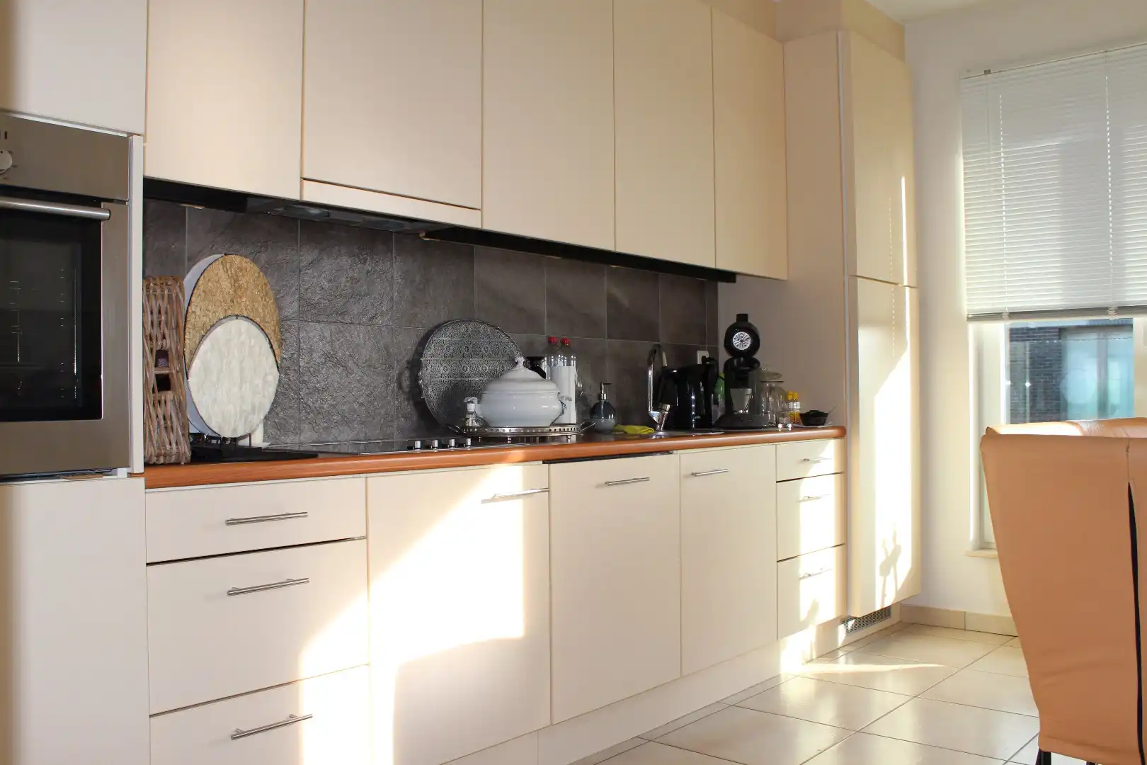 Ruim appartement met terras in het centrum van Lommel. foto 8