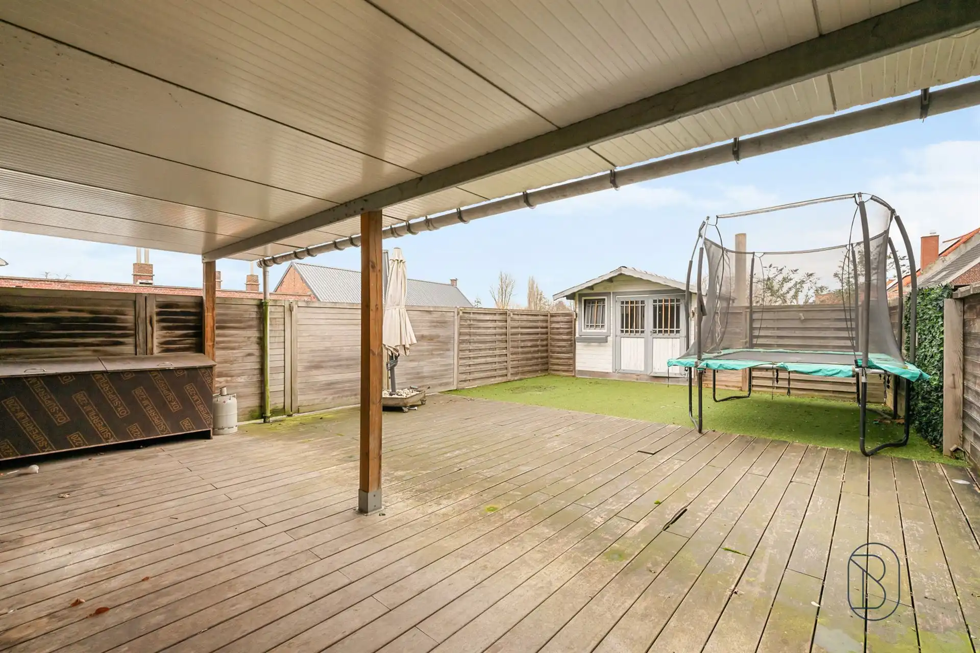 Handelspand met ruime woonst, garage en leuk terras foto 22