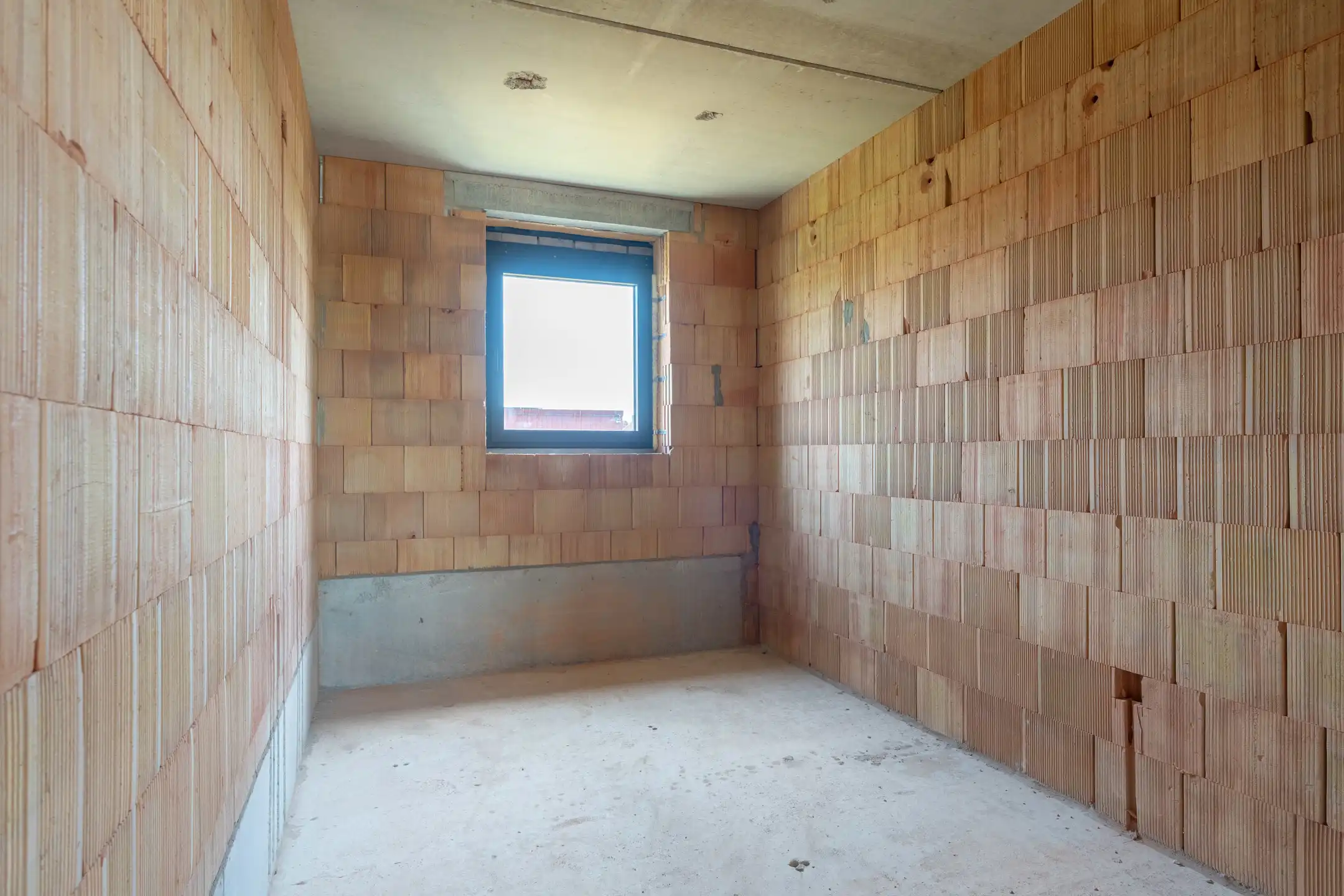 Verder af te werken woning met o.a. 4 slaapkamers, inpandige garage, ... foto 21