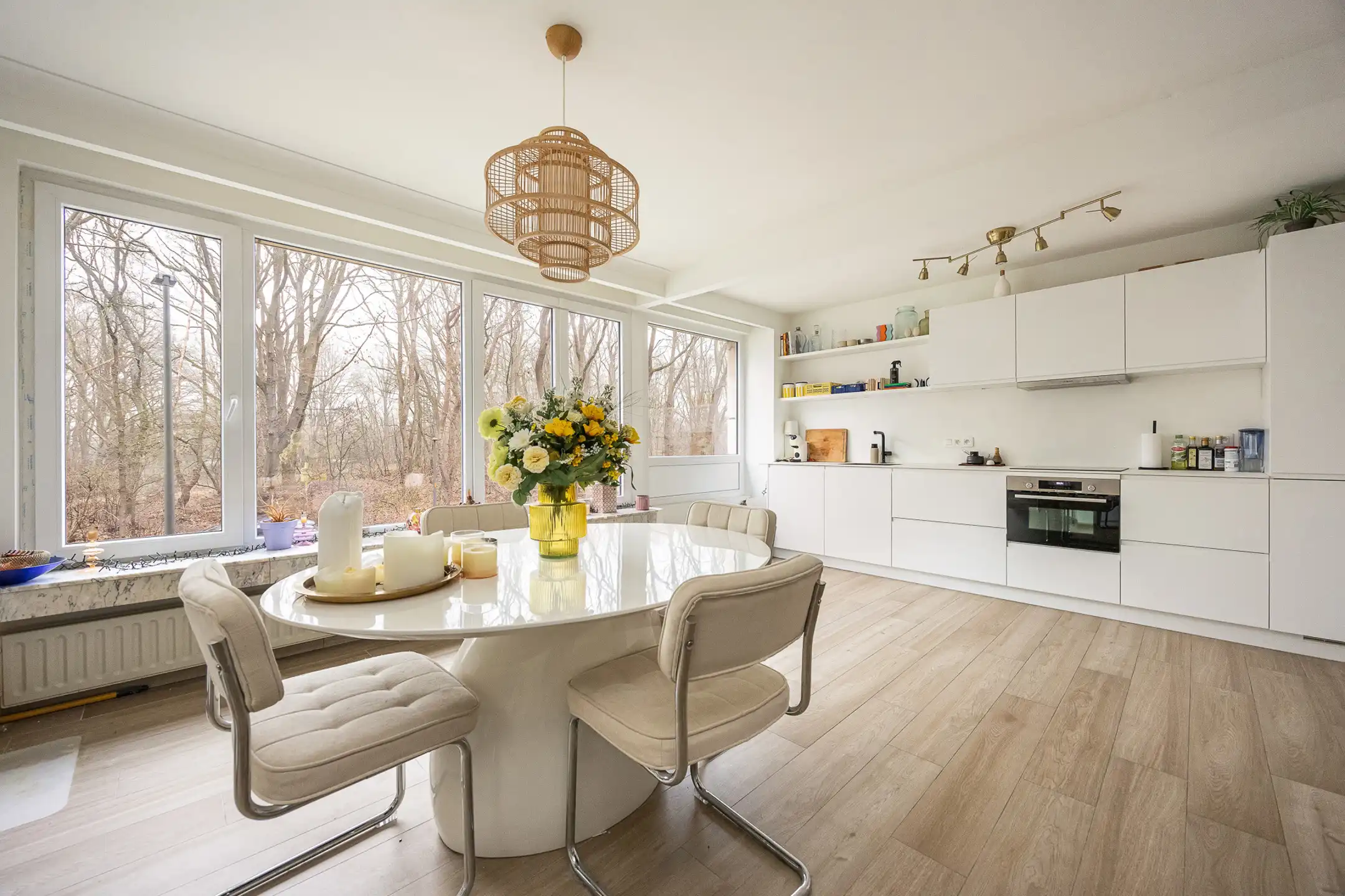 Gerenoveerd appartement nabij een groene omgeving foto {{pictureIndex}}